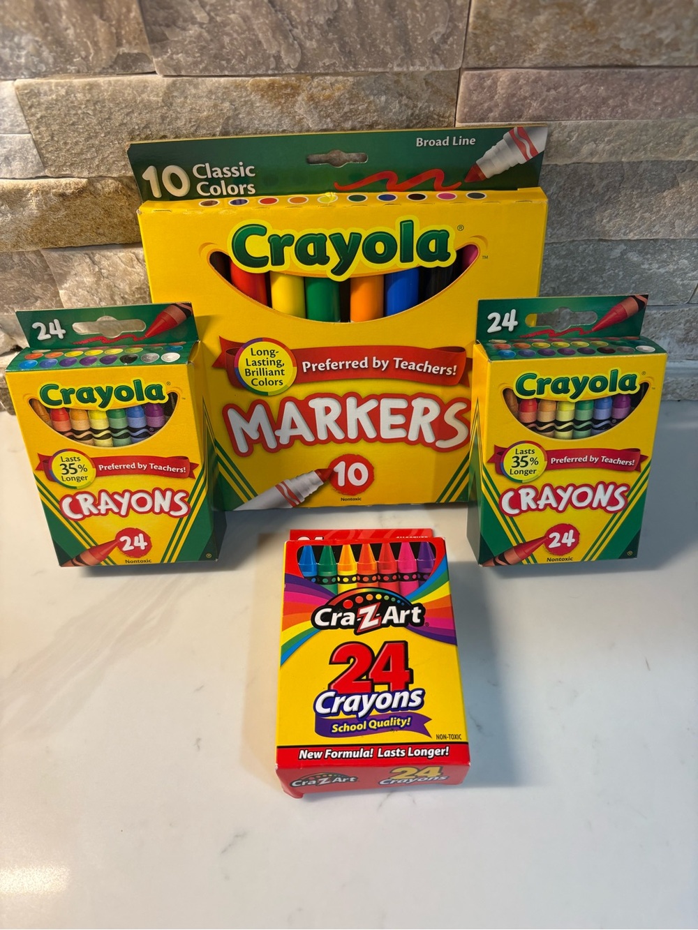 Crayola Markers & Crayons Bundle - Yellow Green Blue Red